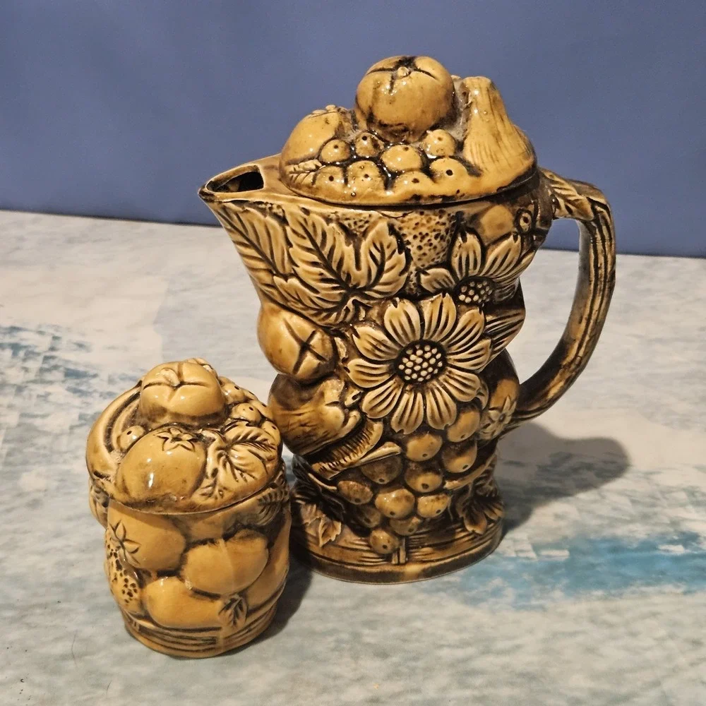 Vintage 1960s Japan Majolica Daisy Fruit Pitcher & Lidded Jar Ceramic Set